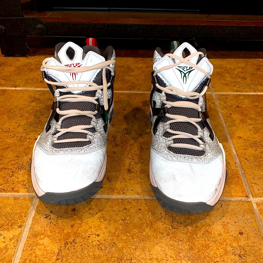 Jordan Melo 9 Size 10 Matte silver/ grey white red